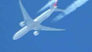 Planespotting CONTRAIL  Philippines Airline Boeing 777 [upl. by Nauqram]