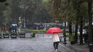 Tempêtes en rafale à lEst de lEurope  des morts et dimportants dégâts [upl. by Ettenal]