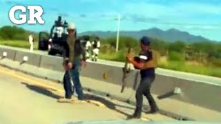 Desatan balacera con policías en Sonora [upl. by Onileva187]