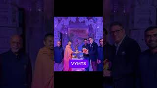 Actor Boman Irani visits temple in abroad bomanirani ytshorts shortvideos bomanirani short [upl. by Anirpas]