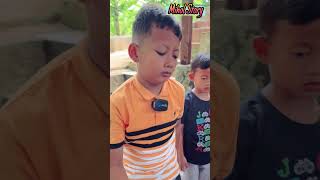 AZKA BANTUIN KAYLA NGAMBIL AIR😁😅 trending comedy humorlucu funny shorts [upl. by Vas]