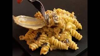 Fusilli con pesto alla siciliana melanzane fritte e granella di mandorla [upl. by Groveman]