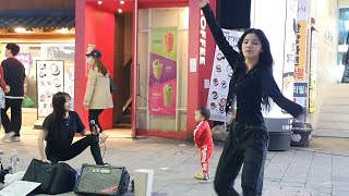 STREET ARTIST YU KAGAWA amp LI HA INTERACTIVE HONGDAE BUSKING MOVE 230508 [upl. by Tevis]