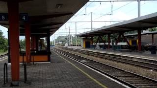 HLE 2003 met lege goederentrein door station Lokeren [upl. by Relyk]