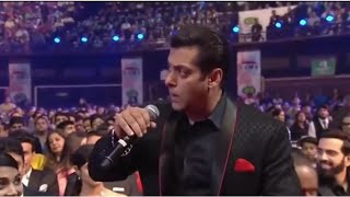 Salman khan insulted shahrukh khan  Award show moment  Salman khan ka gussa [upl. by Aridatha]