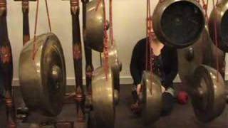 Central Javanese Gamelan Playing Techniques  Gong amp Kempul [upl. by Niamjneb]