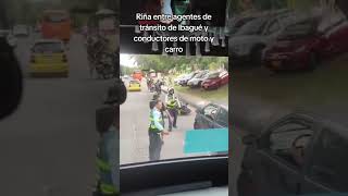 Motociclistas y agentes de tránsito protagonizan enfrentamiento en avenida de Ibagué [upl. by Ferren]