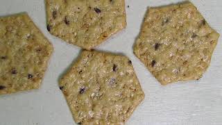 HEALTHIEST CRACKERS Crunchmaster MultiSeed Crackers Original 45 oz REVIEW [upl. by Foscalina]