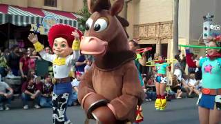 Pixar Pals Countdown to Fun parade  Disneys Hollywood Studios [upl. by Nine]