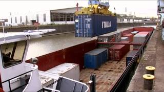 Kräne Schiffe Kähne Container Schmuggel und Polizei  der Frankfurter Hafen  doku [upl. by Corey809]