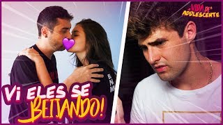 VI ELES SE BEIJANDO  VIDA DE ADOLESCENTE 103  REZENDE EVIL [upl. by Acceb]