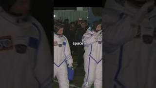 Space se ate hi astronaut to Kya ho jata haiviral shorts space universe 🌌🚀👨🏻‍🚀 [upl. by Jacobina44]