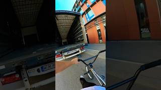 Kierowca NIE był zadowolony 🤬🚳 shorts viral challenge bike fun sports pov school trend [upl. by Reimer267]