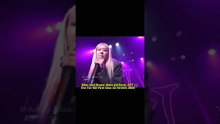 Rosé and Bruno Mars perform APT live for the first time on MAMA 2024 rosé blackpink brunomars [upl. by Elehcar191]