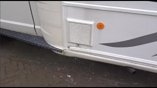 Reparatie van de onderbodem van een camper [upl. by Eedeed57]