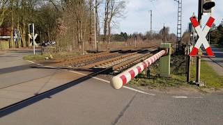 Bahnübergang Lunestedt Reithornsweg  Railroad Crossing  Spoorwegovergang [upl. by Eleira]