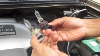 เปลี่ยนหลอดไฟหน้ารถ ง่ายมาก How to replace front light bulb [upl. by Omarr]