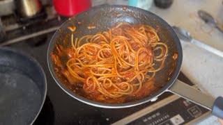 Honest mistake  Spaghetti all’Amatriciana senza formaggio [upl. by Adrea]