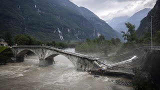 Mindestens zwei Tote nach Erdrutsch in der Schweiz [upl. by Cinderella572]