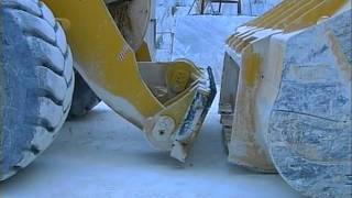 Komatsu WA 600 with LAMETER quick coupler buckets and kit of forks in Carrara marble quarry [upl. by Donal]