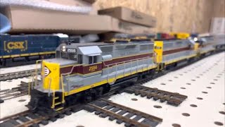 Erie Lackawanna pulling piggy back train in Ho scale fully loaded [upl. by Mcnully]