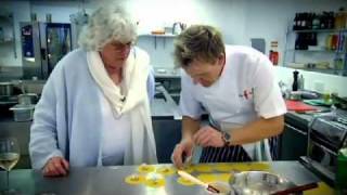 Ronnie Corbett Recipe challenge Gordon Ramsay [upl. by Nilhsa402]