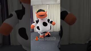 Huge 2 6m Adult Cow Mascot Costume Inflatable Suit Full Body Walking Mascots Stage Wear Dess Party [upl. by Suhploda]