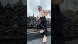 Bocil naik kursi raksasa amp bermain di miniatur candi bocil bermain candi temple funny shorts [upl. by Akinna]