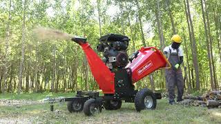 Demonstration of 8 inch 1000cc 35hp Gas Powered 4  Wheel Drum Wood Chipper with Taillight B200 [upl. by Kelsey]