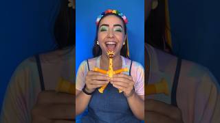 A girafa Geraldina mostre para as crianças musicainfantil brinquedos [upl. by Rehctelf]