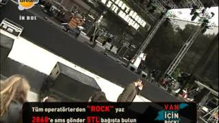 Hayko Cepkin  Van İçin Rock  Yol gözümü dağlıyor amp Sandığım hazır Canlı Performans [upl. by Yrrat872]