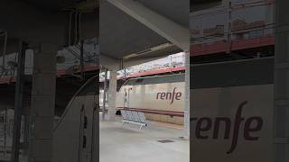 Renfe Alvia 730 en la estación de Ourense [upl. by Aplihs]