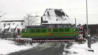 Bahnübergang quotEberbacher Straßequot Hattenheim  seltene Lichtzeichen plus neue VIASFlirts [upl. by Smalley446]