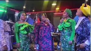 Apekeola and Adeyinka Alaseyori’s powerful performance at Sacrifice of Praise [upl. by Eimmis]