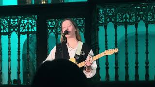 Julia Jacklin – Body live vJacobikerk Utrecht [upl. by Myrlene]