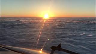 Descending into the clouds with a Boeing 737700 Cockpit View [upl. by Moia624]