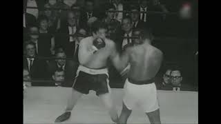 Joe Frazier Vs Oscar Bonavena I Highlights A Tought Fight [upl. by Ettesoj174]