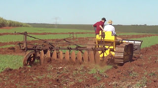 1º Plow Day Brazil  Fordson Super Major Crawler [upl. by Briant]