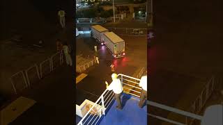 manovra complicata 😨 autotreno imbarco nave GNV Napoli Palermo [upl. by Vite]