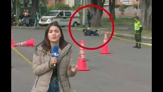 ¡Auch Una mujer se dio tremendo golpe a espaldas de periodista  Noticias Caracol [upl. by Errehs]