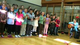 Lauterach Volksschulkinder singen ein Muttertagslied [upl. by Catriona821]