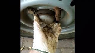 How to check your horse trailer hub caps [upl. by Beverley]