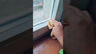 Schimmel entfernen am Fensterrahmen 2 schimmel reinigen cleaning fürdich shorts viralvideo [upl. by Stanly700]