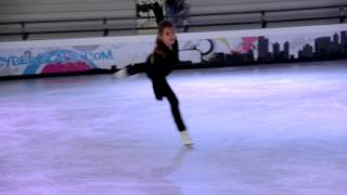 Sarah sentraine à faire laxel à la patinoire [upl. by Notle]