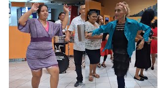 Bailongos desde la Discoteca El Rey con los bailarines de la Plaza Libertad [upl. by Vasos947]