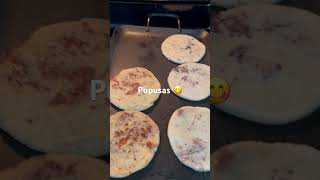 Pupusas de frijol con queso [upl. by Barthold]