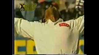 Shoaib Akhtar clean bowled Tendulkar fisrt ball [upl. by Adnala]