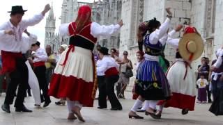 Portugal  Dança folclórica no Mosteiro dos Jerónimos  2012 [upl. by Neukam]