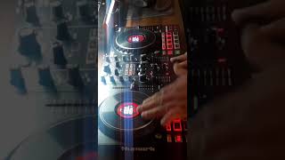 Numark Mixtrack Platinum FX  Jump Around Scratch Intro [upl. by Anawak]