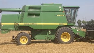 John Deere 9510 Maximizer Combine Harvesting Wheat [upl. by Neiman]